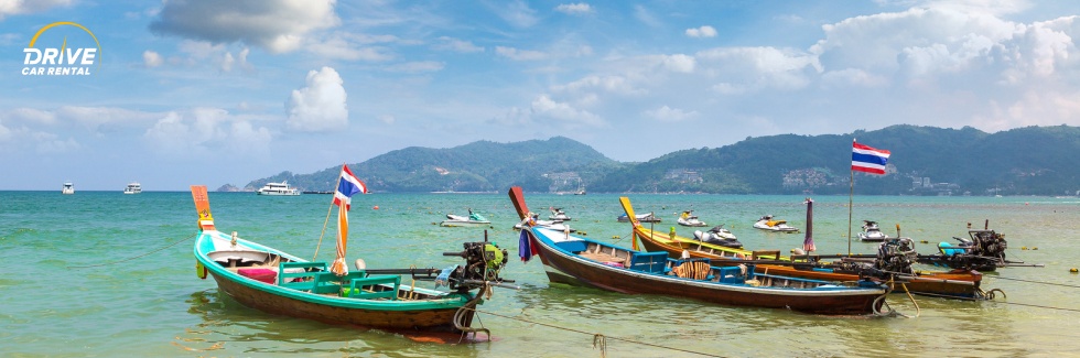 เรือท่องเที่ยวใน หาดป่าตอง ภูเก็ต