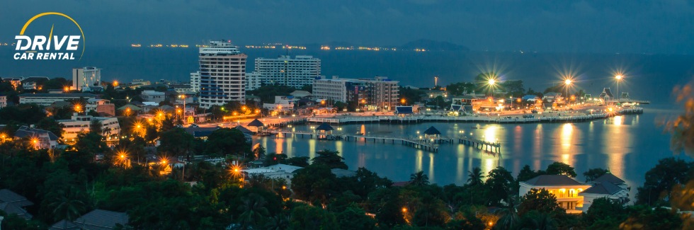 บริเวณใกล้หาดมีตลาดบางแสนกลางคืนหลายแห่ง