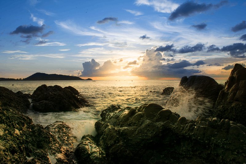 จุดชมวิวหาดกะหลิมช่วงพระอาทิตย์ตก